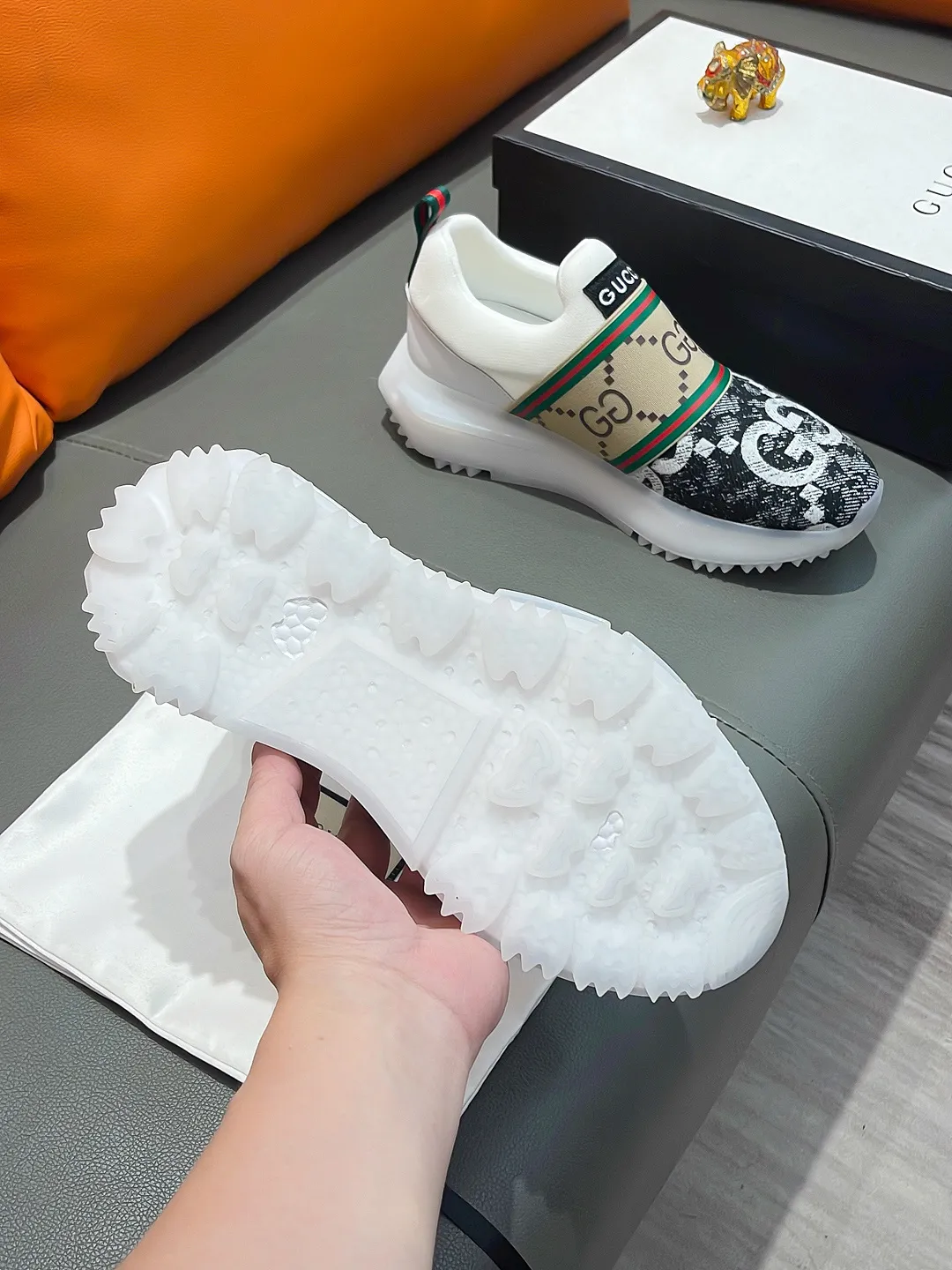 Men's shoes GUCCI "Gucci" P440 Regular size: 38-44 (casual shoes) Product materials: Selected cowhide upper, soft sheepskin feet; original factory special outsole.